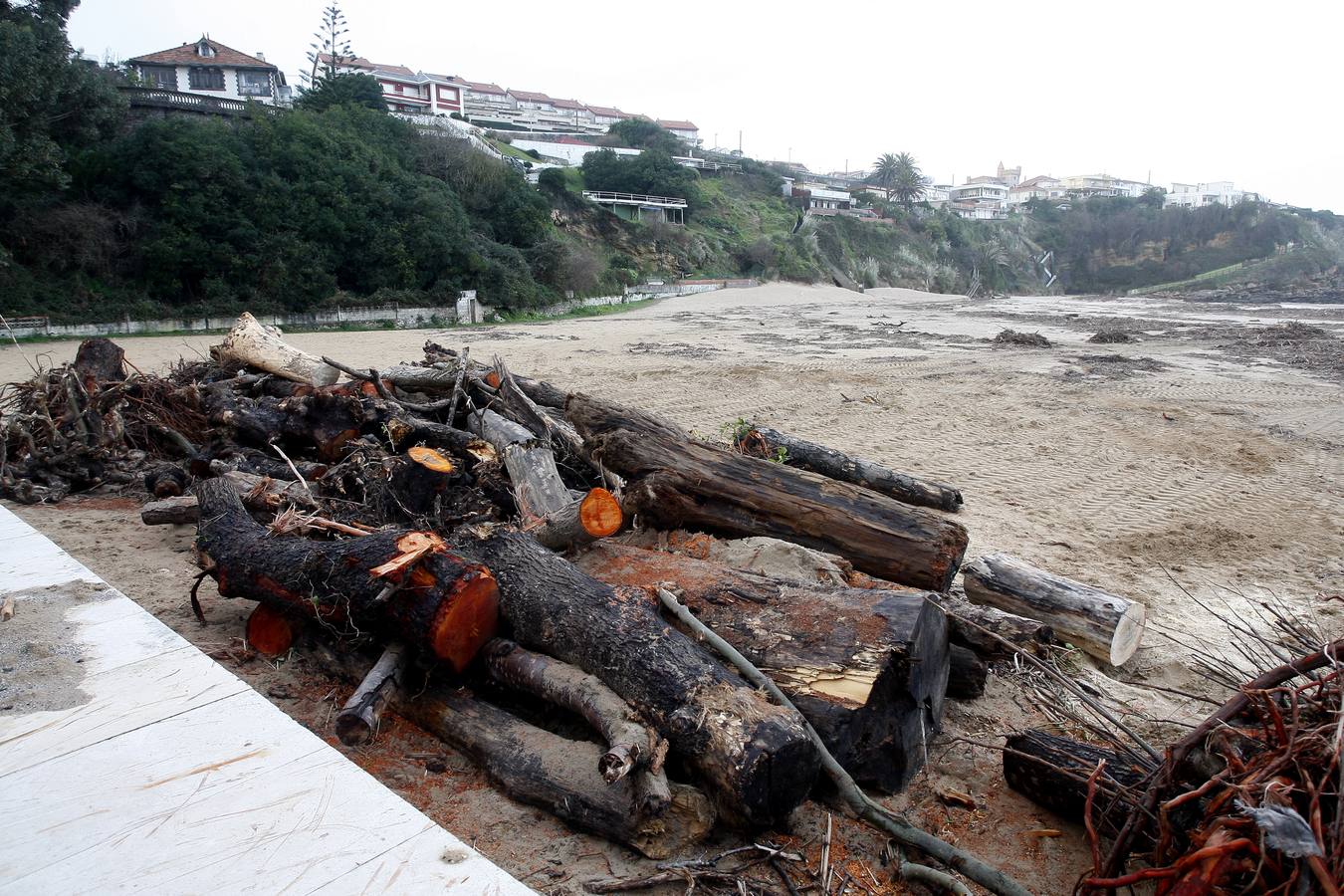 Fotos: La borrasca &#039;Gabriel&#039; deja viento y lluvia en Cantabria