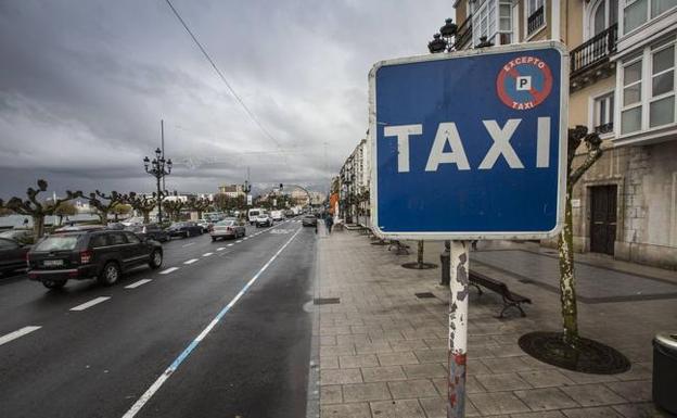 El sector del taxi continúa en pie de guerra por las licencias VTC.