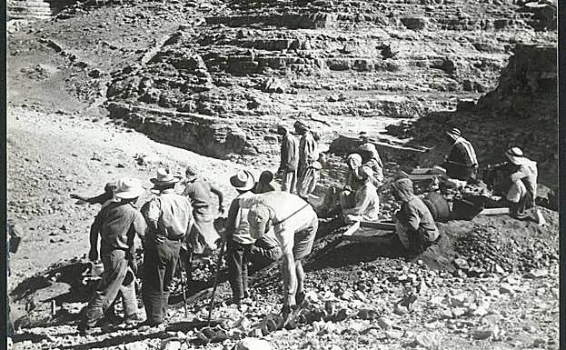 Equipo de arqueólogos en El-Khiam (Jordania)
