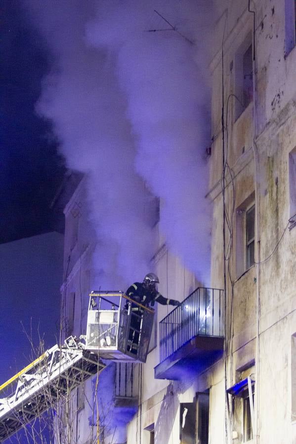 Fotos: La operación de los bomberos para sofocar el incendio