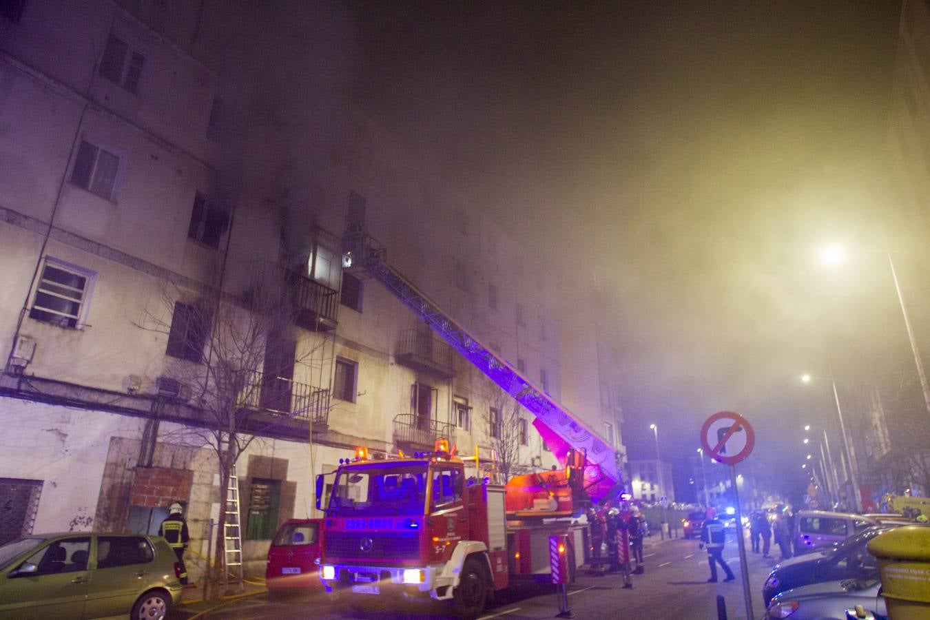 Fotos: La operación de los bomberos para sofocar el incendio