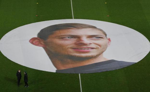 El Nantes rinde tributo a Emiliano Sala en su estadio. 