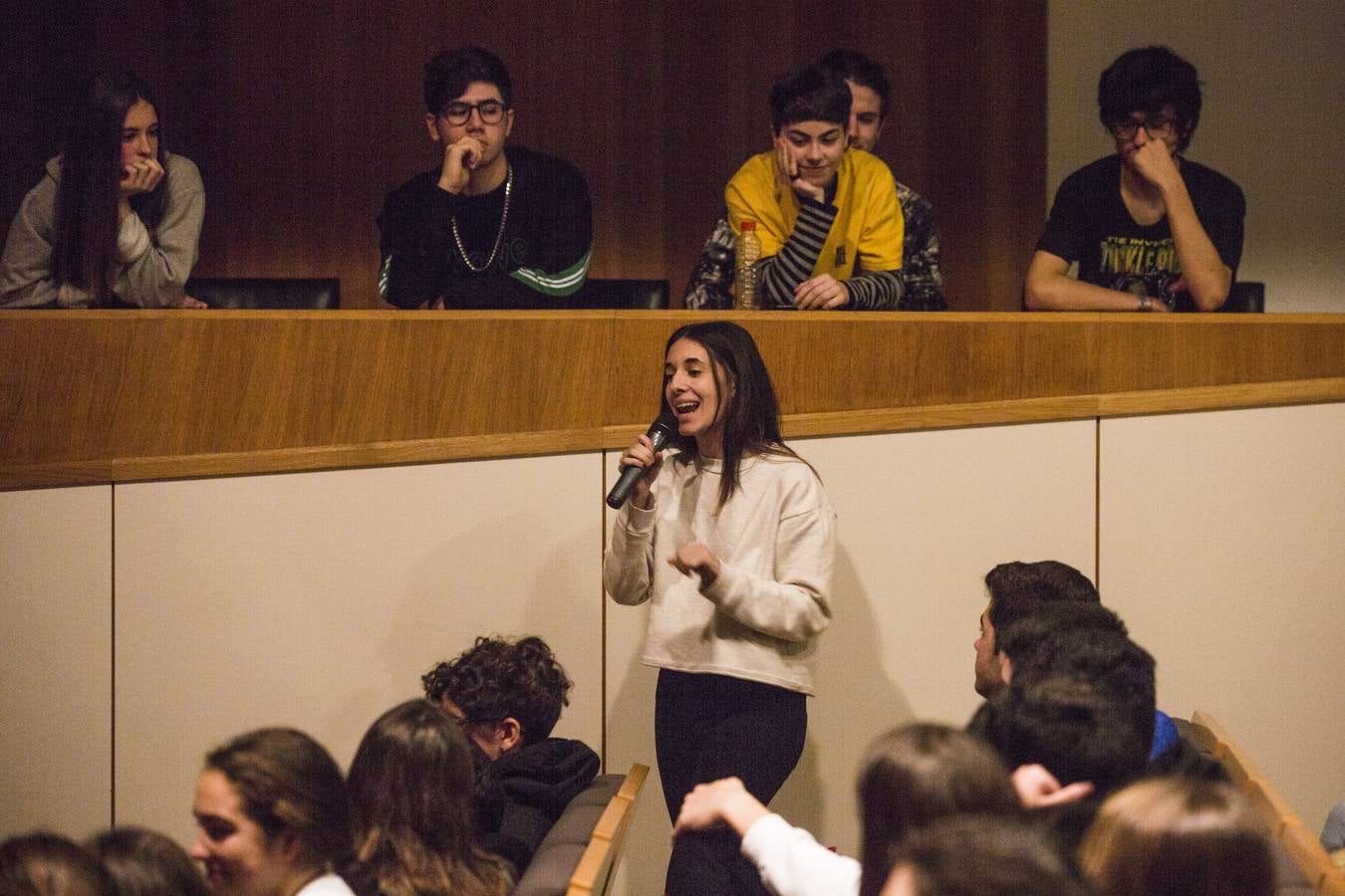 Los Peligro, Alejandra Martínez de Miguel y Celia Bsoul, cierran el certamen ante 270 estudiantes