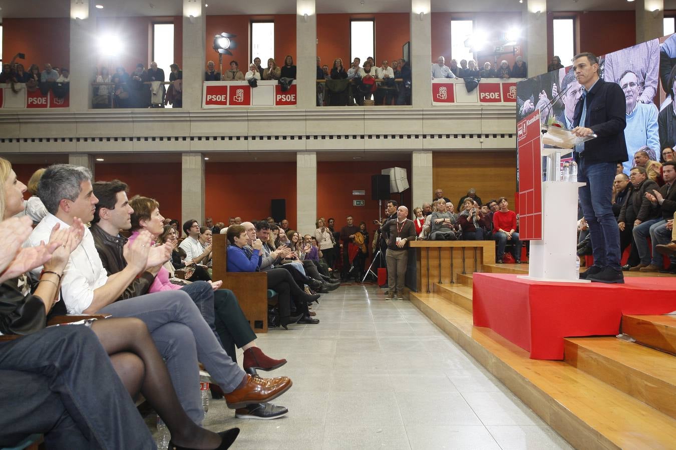 Fotos: Pedro Sánchez presenta a casares como candidato a la alcaldía de Santander