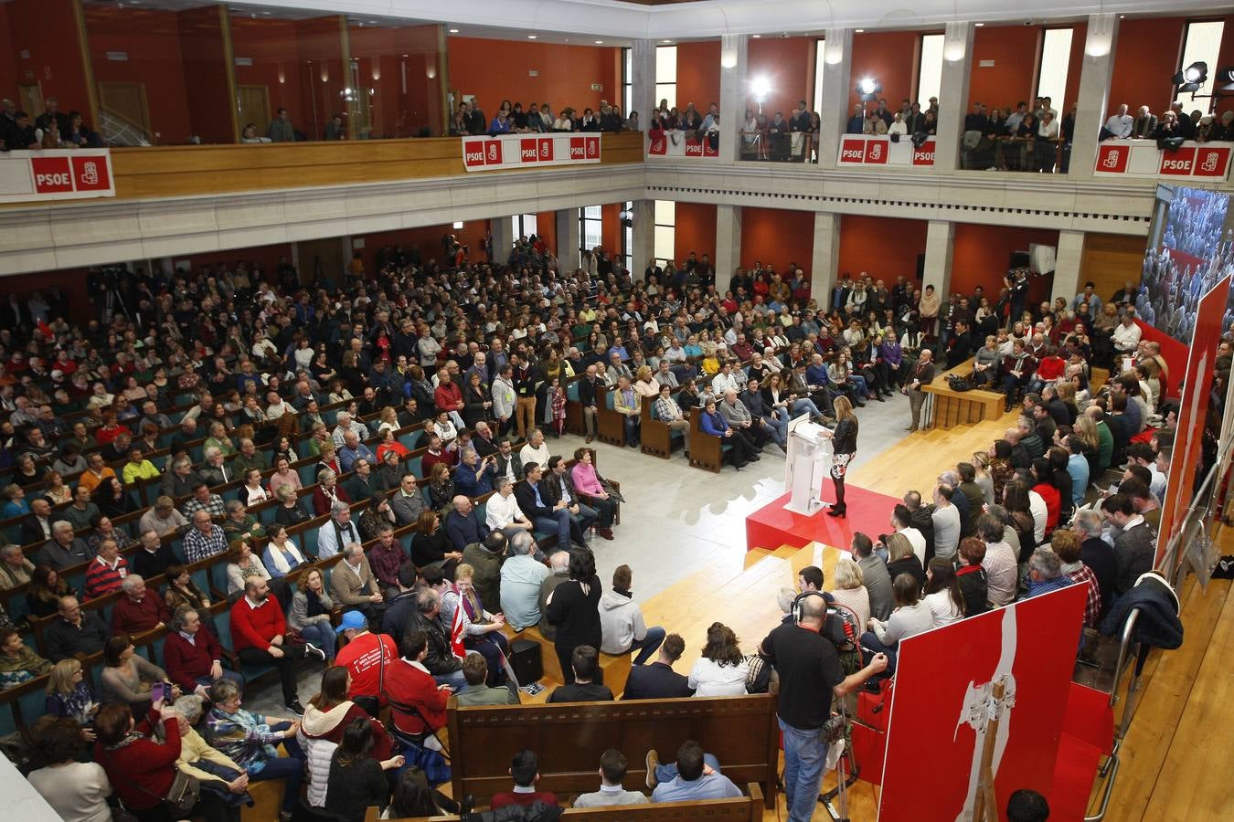 Fotos: Pedro Sánchez presenta a casares como candidato a la alcaldía de Santander