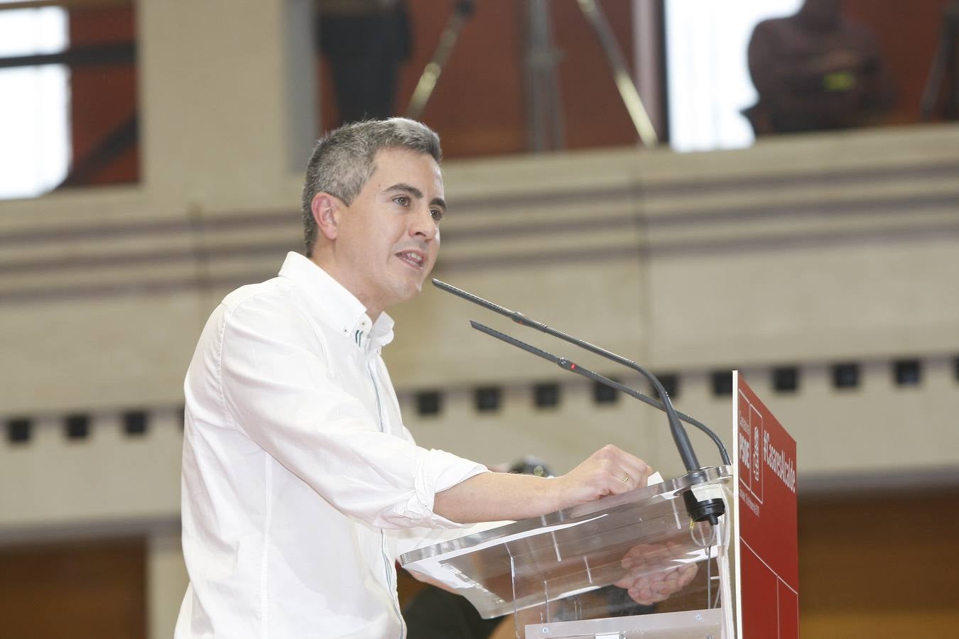 Fotos: Pedro Sánchez presenta a casares como candidato a la alcaldía de Santander