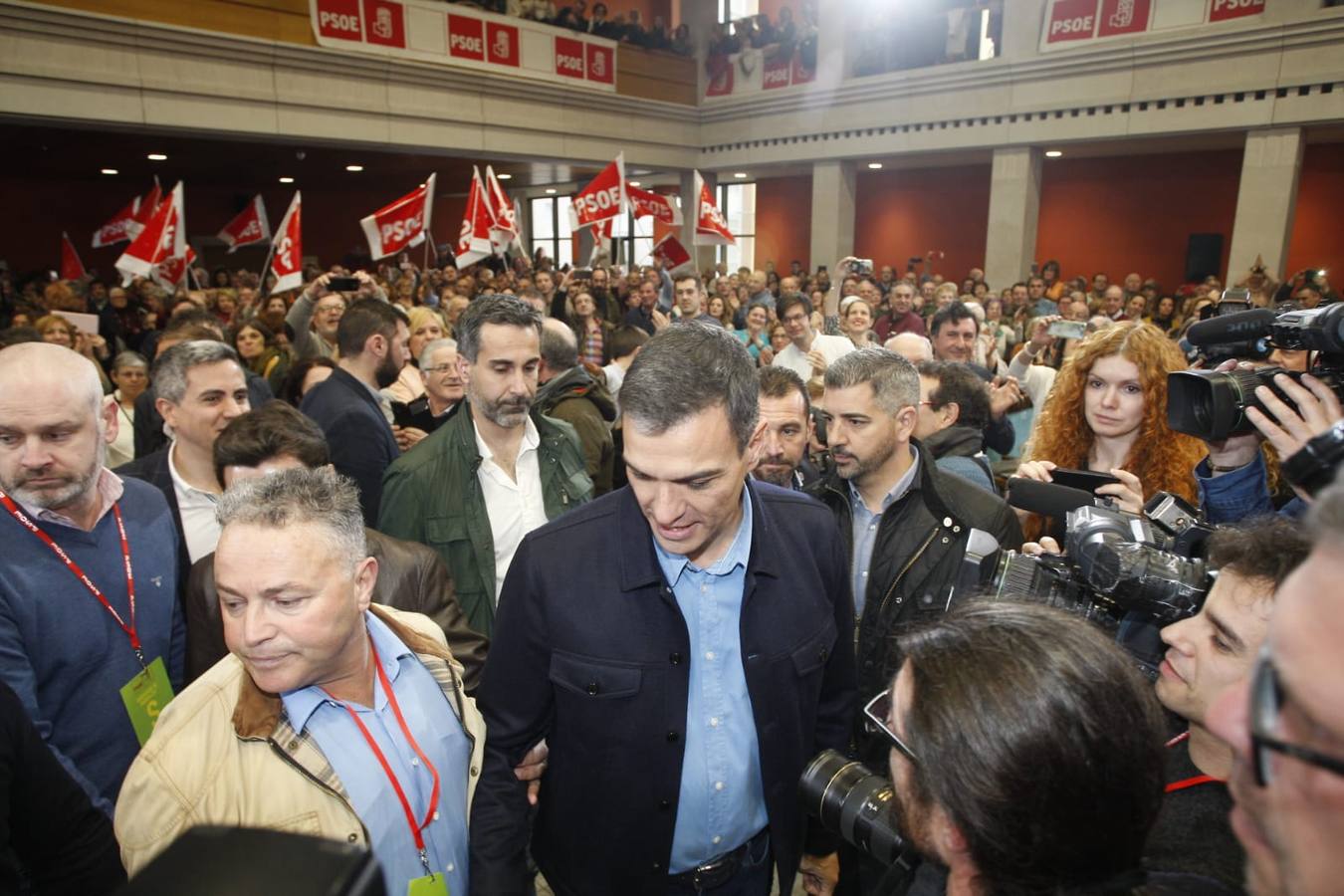 Fotos: Pedro Sánchez presenta a casares como candidato a la alcaldía de Santander