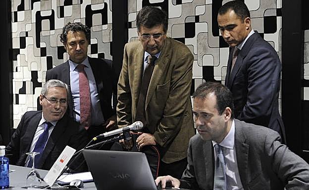 Julio Lesmes, Antonio Rego y Francisco Almansa, en un encuentro de inspectores de Hacienda. 