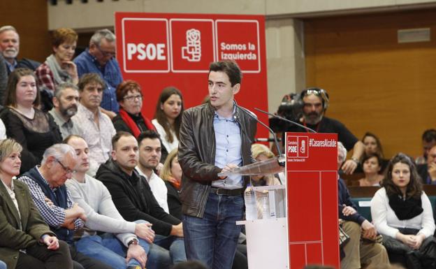 Pedro Casares asegura que es «el momento del cambio» en Santander