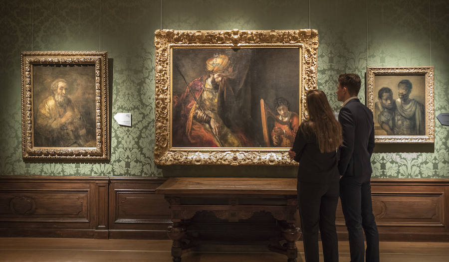 Holanda celebra el genio rebelde de Rembrandt. El Rijksmusem muestra completa su fabulosa colección del innovador y herético 'maestro de la luz' junto a otros museos del país. Imágenes facilitadas por los distintos museos: Rijksmuseum, Casa Rembrandt, Mauritshuis, organización del año Rembrandt y Royal Delft.