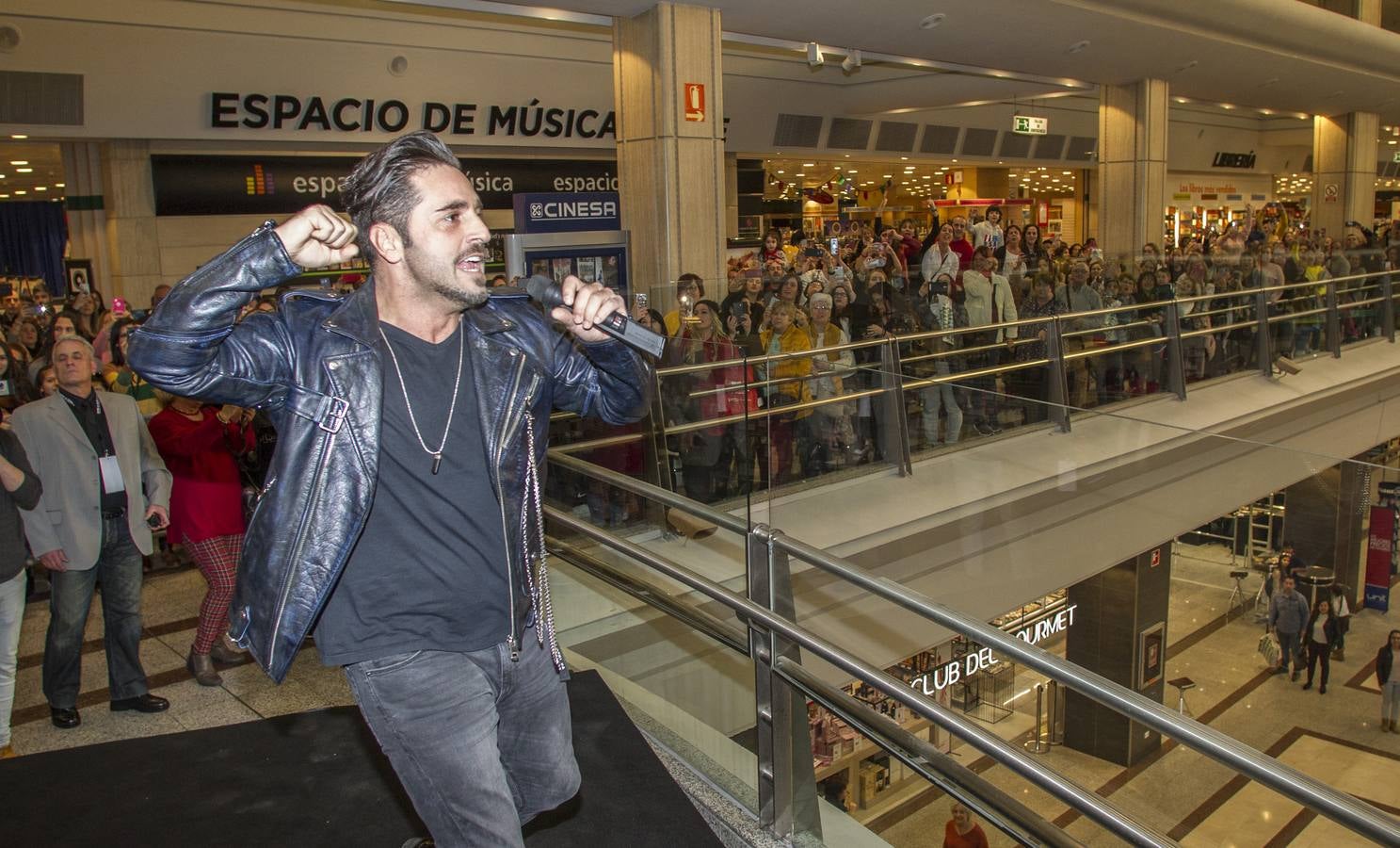 Fotos: El gran recibimiento a Bustamante en Santander