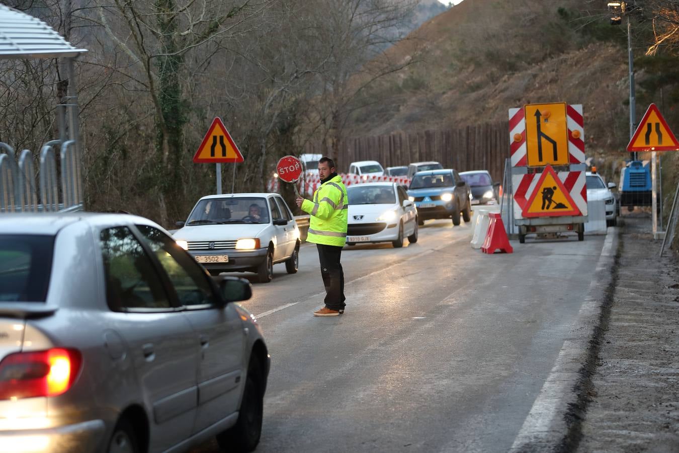 Fotos: Obras para restablecer el tráfico en la carretera afectada por el argayo de Ruente