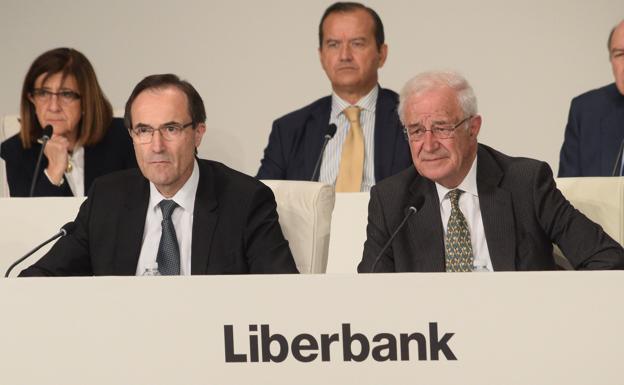 Liberbank se dispara más de un 22% en su vuelta al parqué ante una posible OPA de Abanca