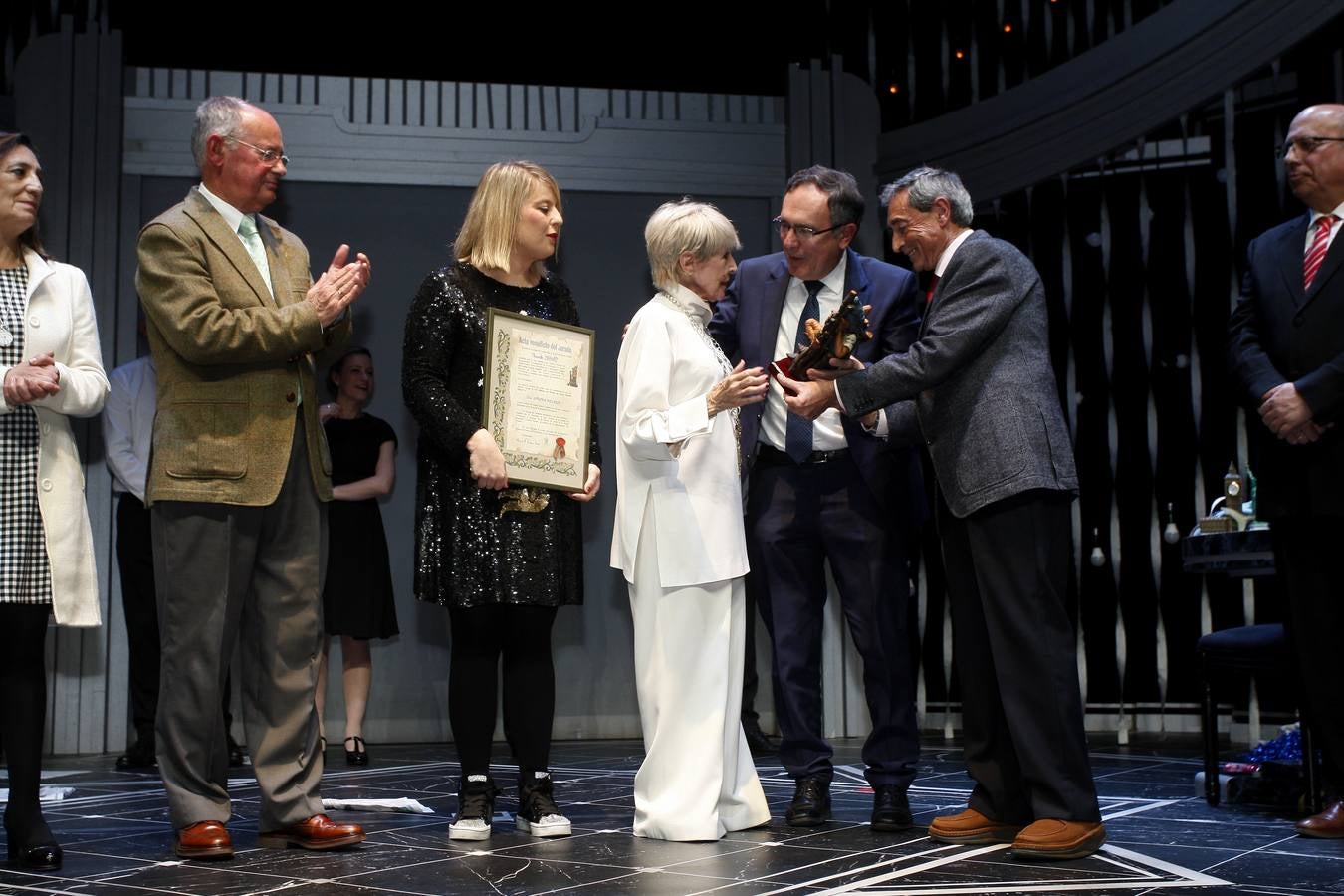 Fotos: Homenaje a Concha Velasco en el Teatro Concha Espina de Torrelavega