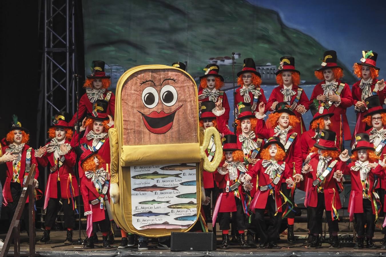 Fotos: Las murgas infantiles de Santoña presentaron sus trajes y canciones