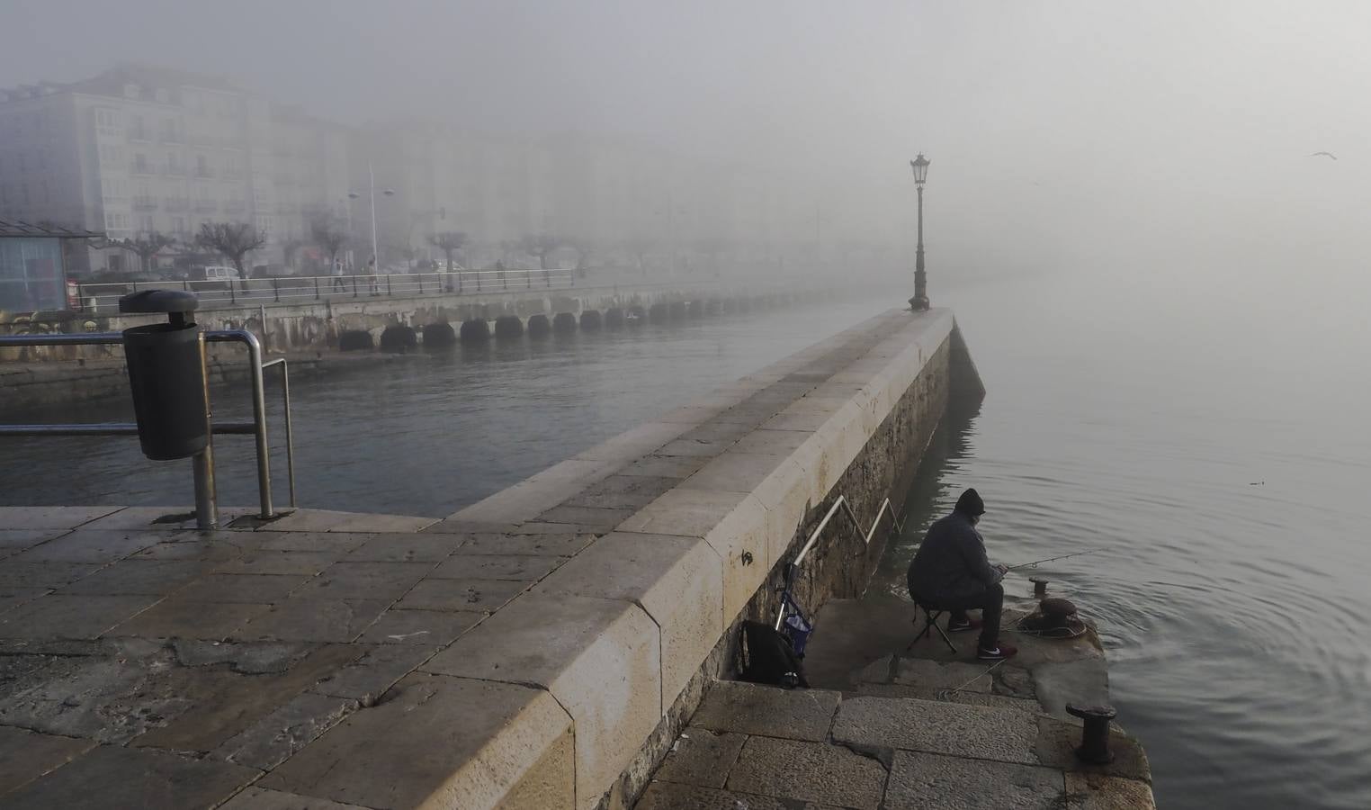 Fotos: Santander amanece tapada por la niebla