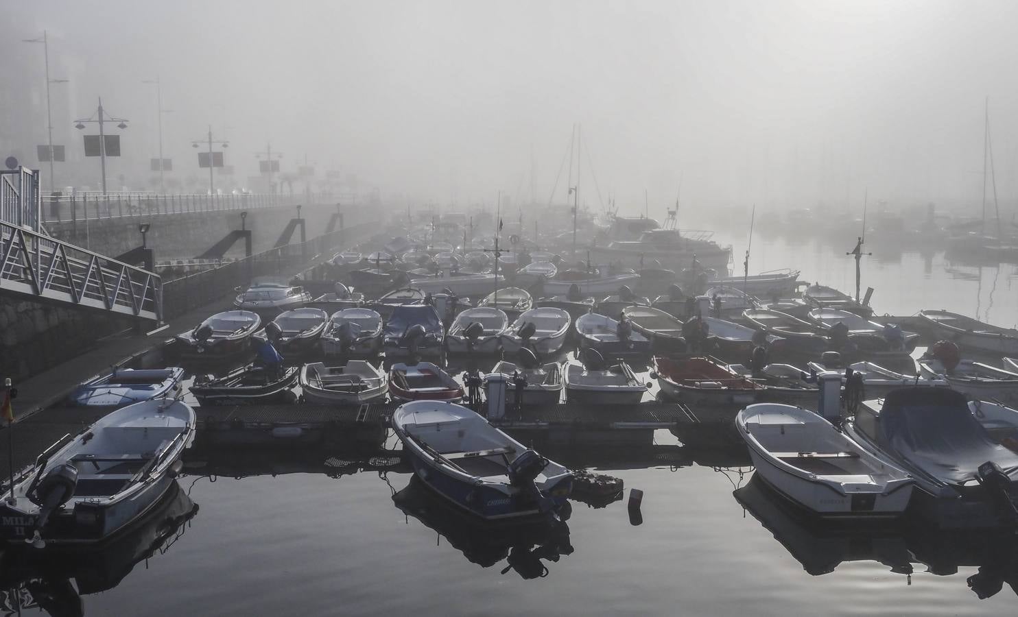 Fotos: Santander amanece tapada por la niebla