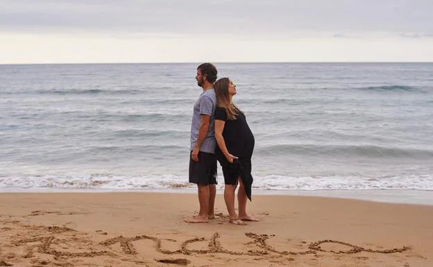 Sesión en la playa de Paula y su chico.