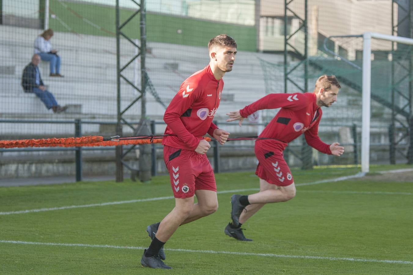 Fotos: Entrenamiento del Racing para preparar el partido de Langreo