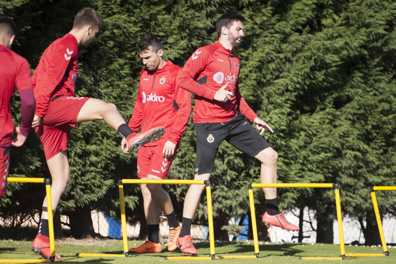 Fotos: Entrenamiento del Racing para preparar el partido de Langreo