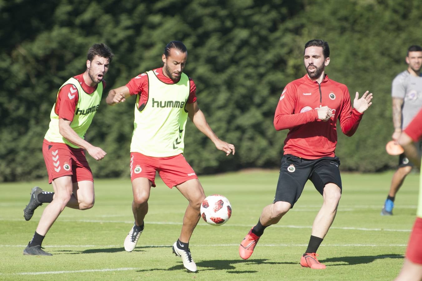 Fotos: Entrenamiento del Racing para preparar el partido de Langreo