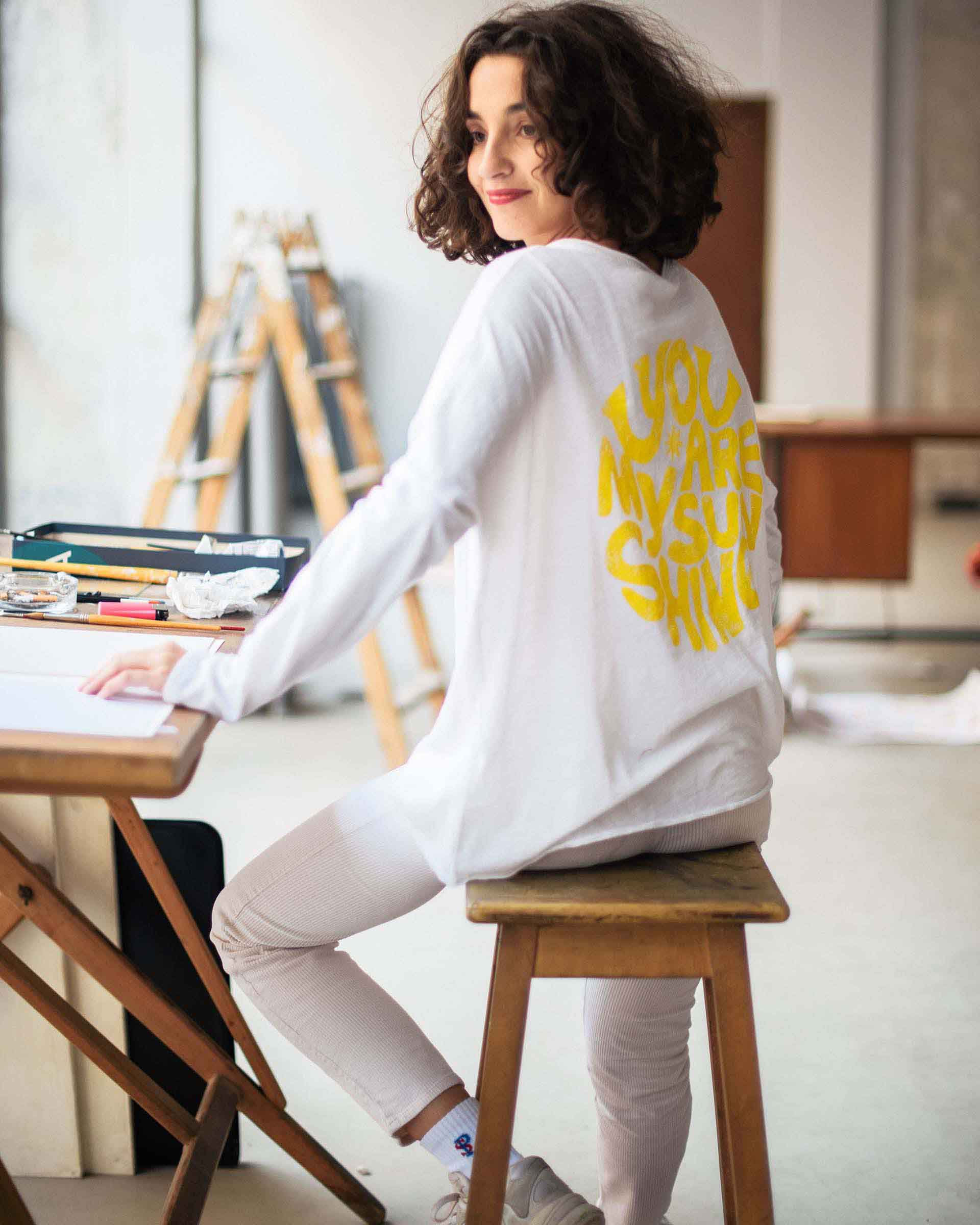 'Life is art' de Renatta&go. Nuestra tienda de básicos favorita sigue en su línea ofreciéndonos lo que siempre buscamos y nunca encontramos. La marca ha lanzado un adelanto de la colección de primavera en la que, sin duda, triunfan el blanco y el amarillo. 