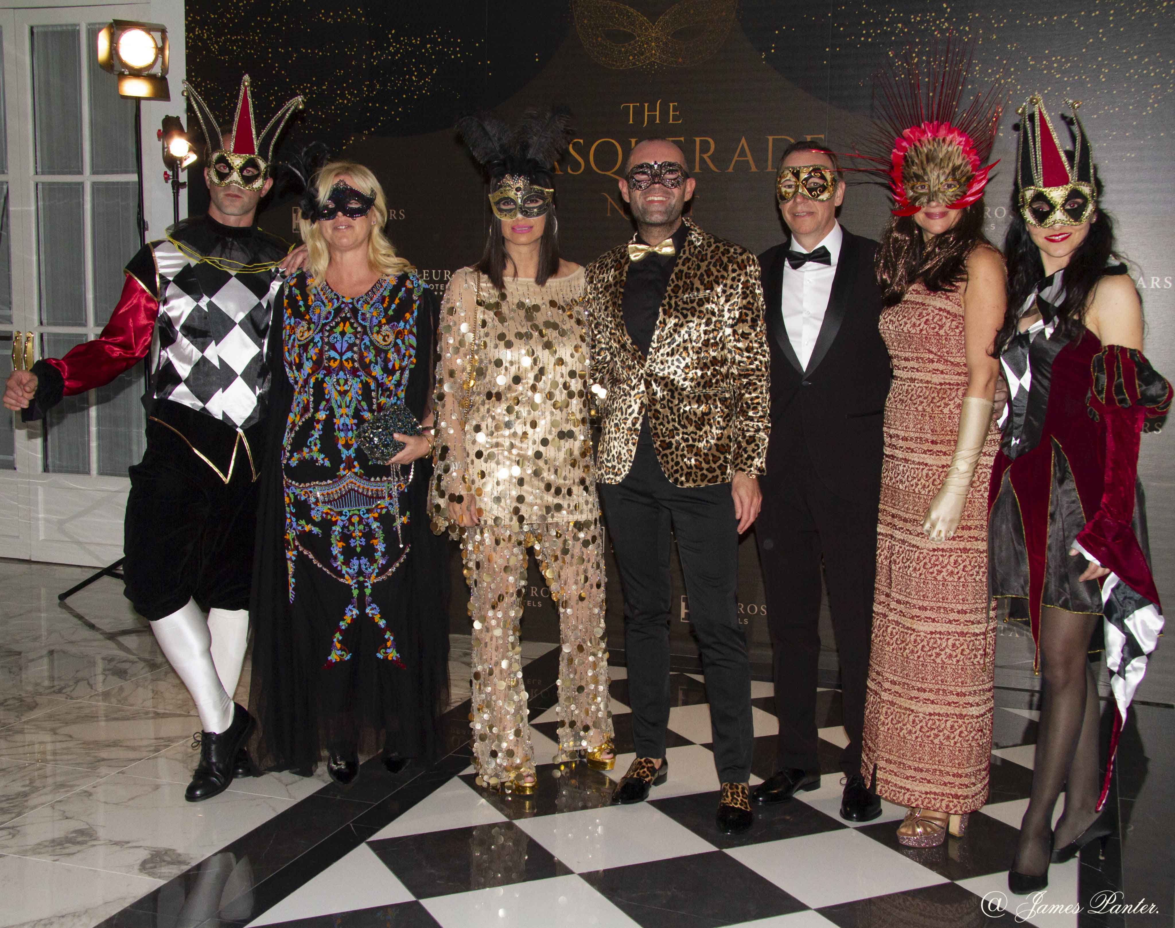 El Hotel Real organizó una cosmopolita fiesta de Carnaval con actuaciones en directo y premios para los mejores estilismos