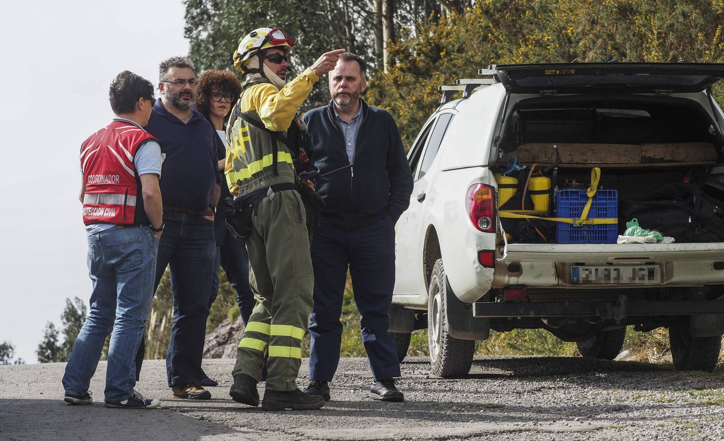 Imágenes de los incendios forestales registrados desde el martes por la tarde hasta este miércoles por la mañana en el Monte Dobra y en las zonas de San Roque de Riomiera, San Sebastián de Garabandal, Penagos, Toranzo, Vega de Pas y La Penilla de Cayón