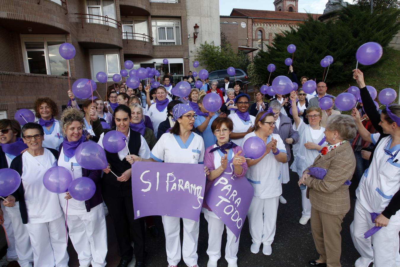 Las trabajadoras de la Fundación Asilo de Torrelavega también han celebrado el Día de las Mujeres.