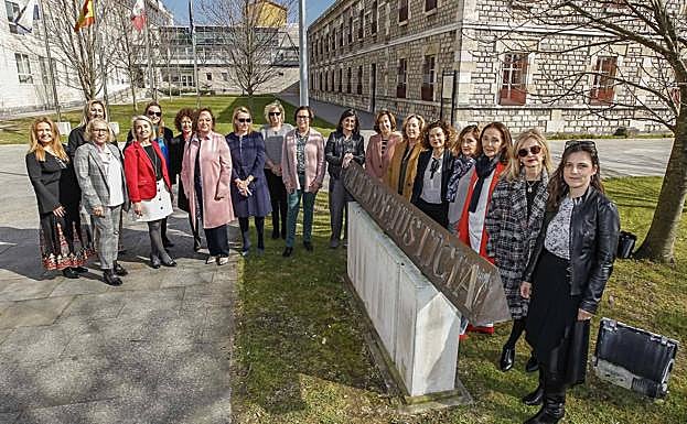 Al frente por derecho