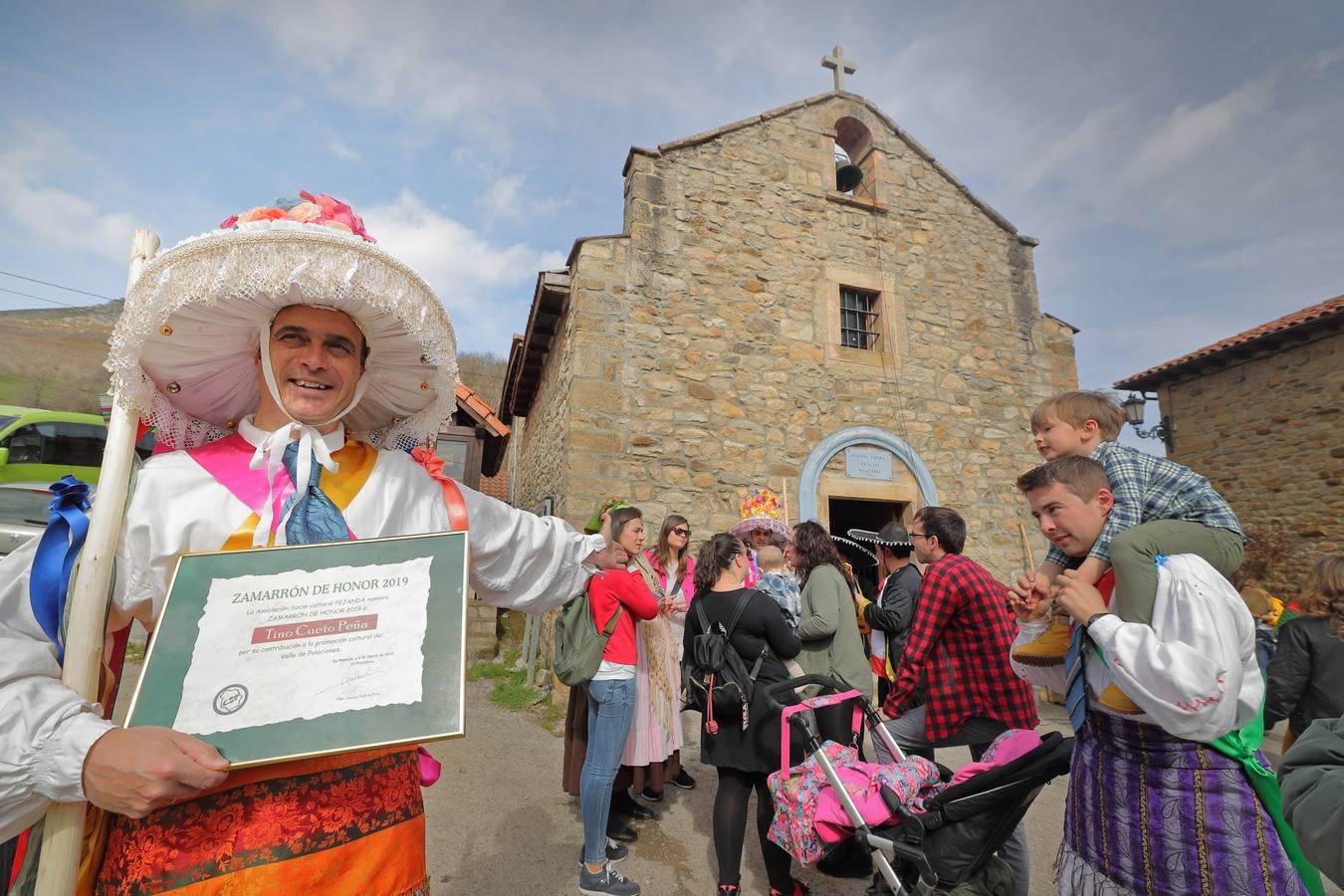 Fotos: Los zamarrones recorren el valle de Polaciones