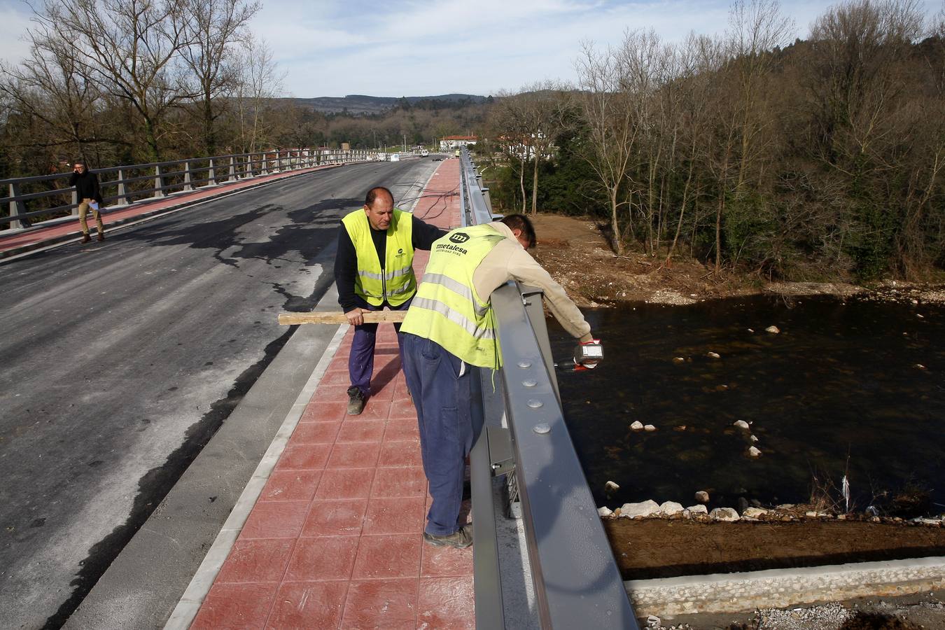 Fotos: El puente de Golbardo a falta de dos semanas