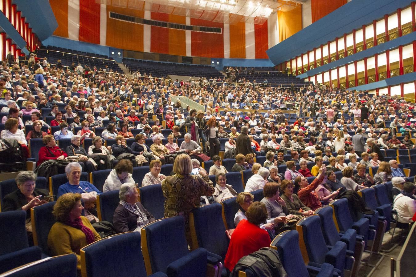 1.600 personas asisten al acto organizado por el Gobierno regional