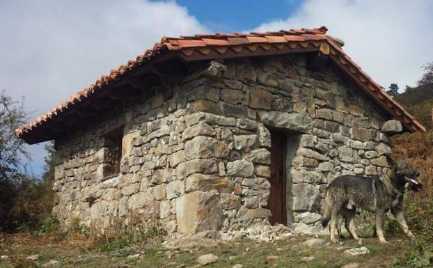 Aspecto de la cabaña de Orzales tras su reforma 