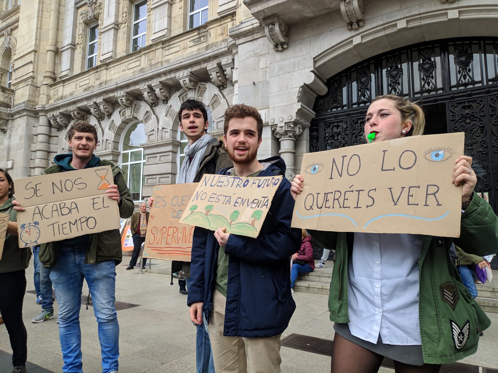 Fotos: Manifestación de los jóvenes para luchar contra el cambio climático