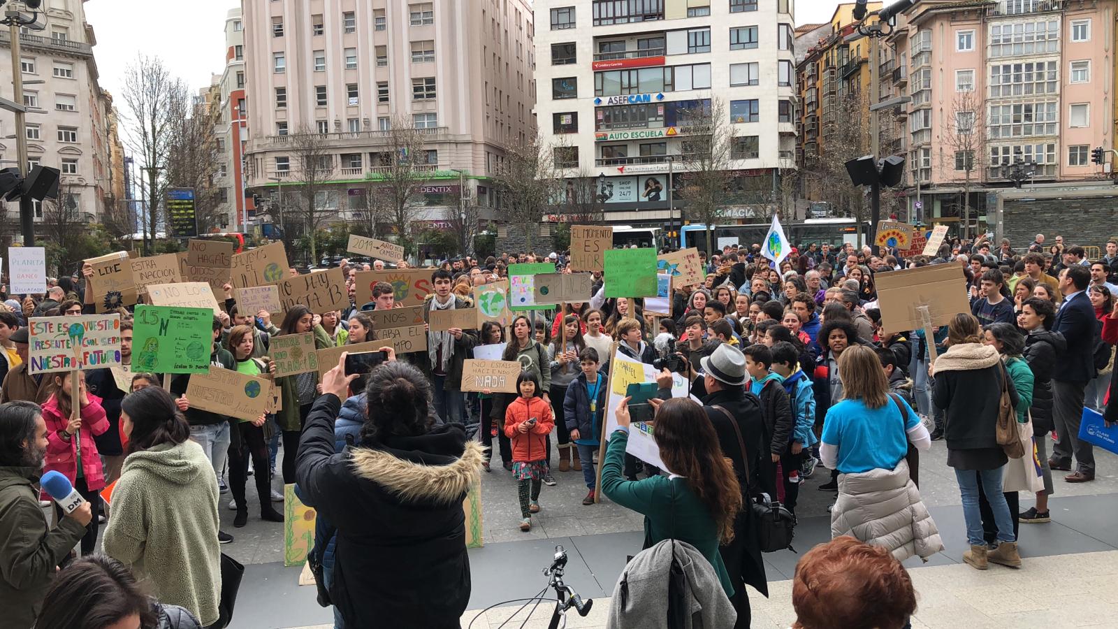 Fotos: Manifestación de los jóvenes para luchar contra el cambio climático