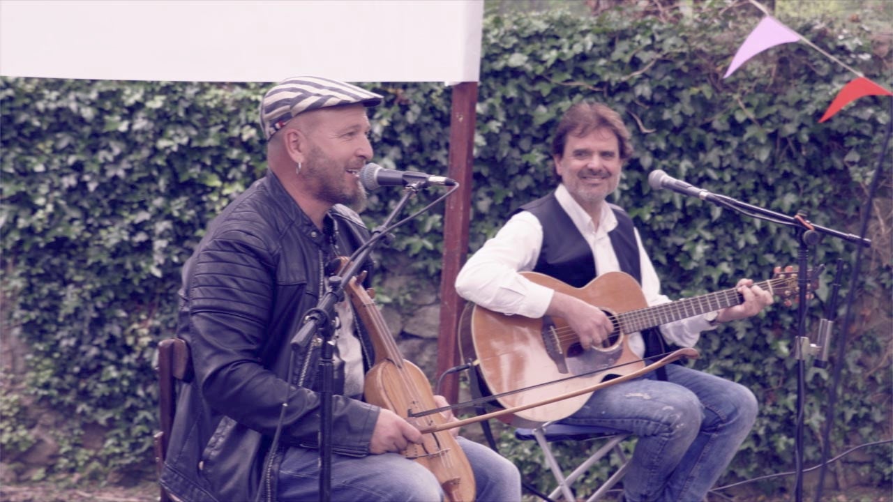 Al cameo de los dos músicos se unirá otro del popular actor Javier Cifrián