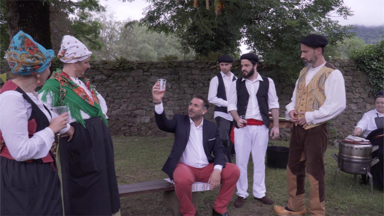 Al cameo de los dos músicos se unirá otro del popular actor Javier Cifrián