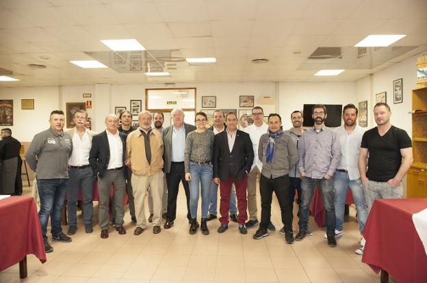 Kike Pérez, Pedro Benavent, Tino Sampedro, Ander San Martín, Juanjo García, Ricardo Ezcurdia, Gabriel Argumosa, Paula Thomas, Francisco González, Santi Flor, Juan Carlos González, Óscar Calleja, Nacho Cobo, Enrique Pérez Malagón, Adrián Ruiloba y Javier Ruiz.