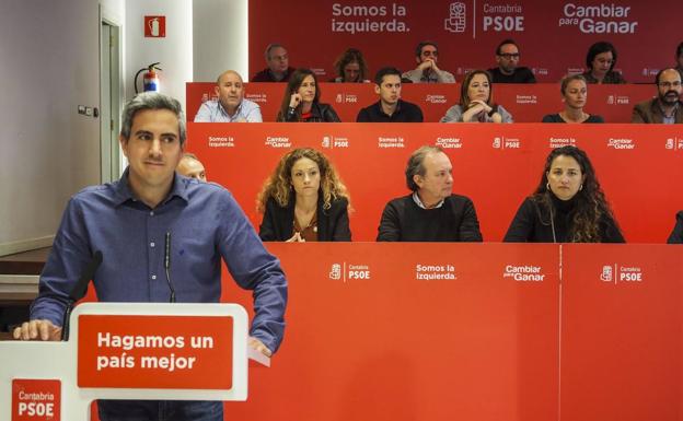 Zuloaga ew el Comite Regional del PSOE cántabro.