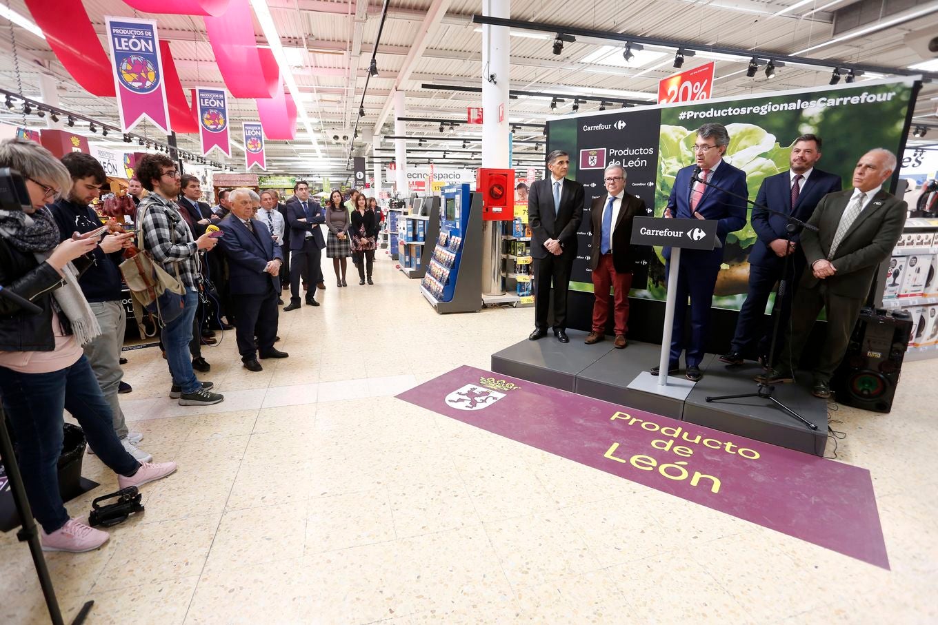 La Diputación de León presenta en Santander una campaña con 40 empresas y más de 170 referencias de productos de calidad que definen el sabor de una provincia en la que «esfuerzo, tesón y artesanía» son las claves de su calidad