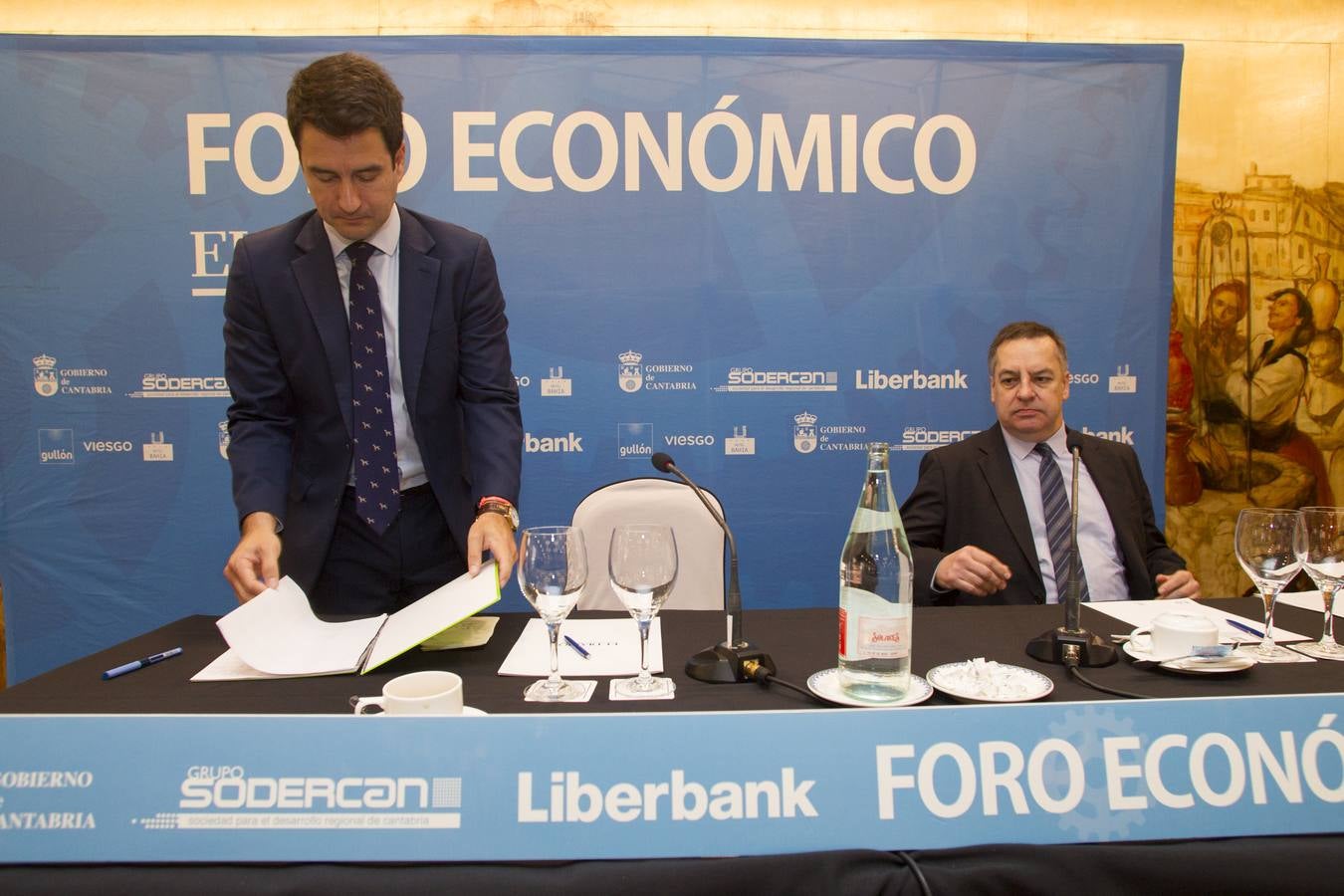 Imágenes del Foro Económico celebrado este miércoles, con la participación de Pablo Gimeno, analista y presidente de PGS