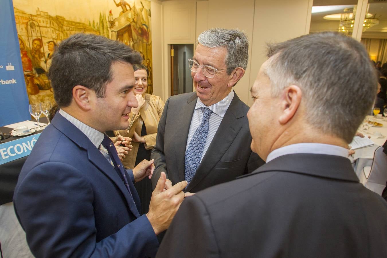 Imágenes del Foro Económico celebrado este miércoles, con la participación de Pablo Gimeno, analista y presidente de PGS