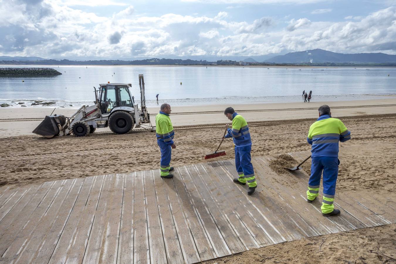 Fotos: La Playa de La Magdalena, ayer en la bajamar