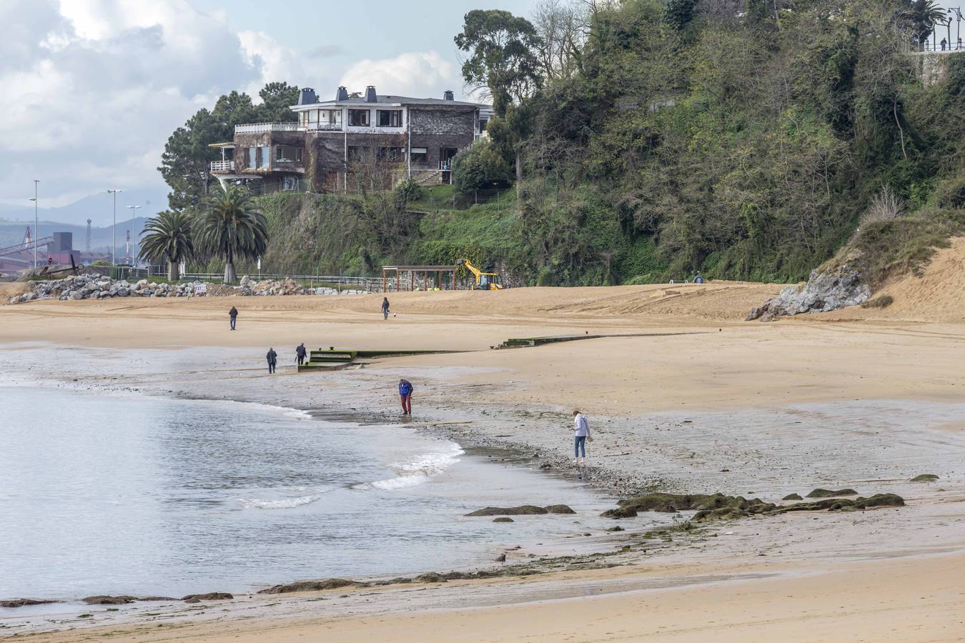 Fotos: La Playa de La Magdalena, ayer en la bajamar