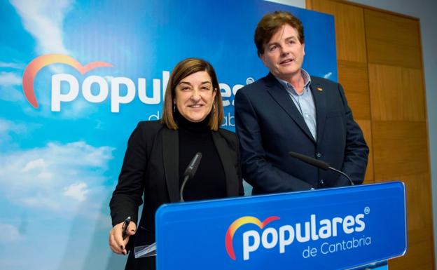 Sáenz de Buruaga y Pedro Gómez, en la presentación del fichaje de este último