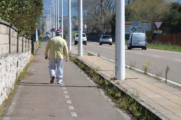 Somo y Loredo ya están actualmente conectados por un carril para bicicletas. :: H. ruIZ