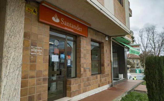 Oficina gestionada por la agente en Solórzano al abrigo de la firma Banco Santander. 