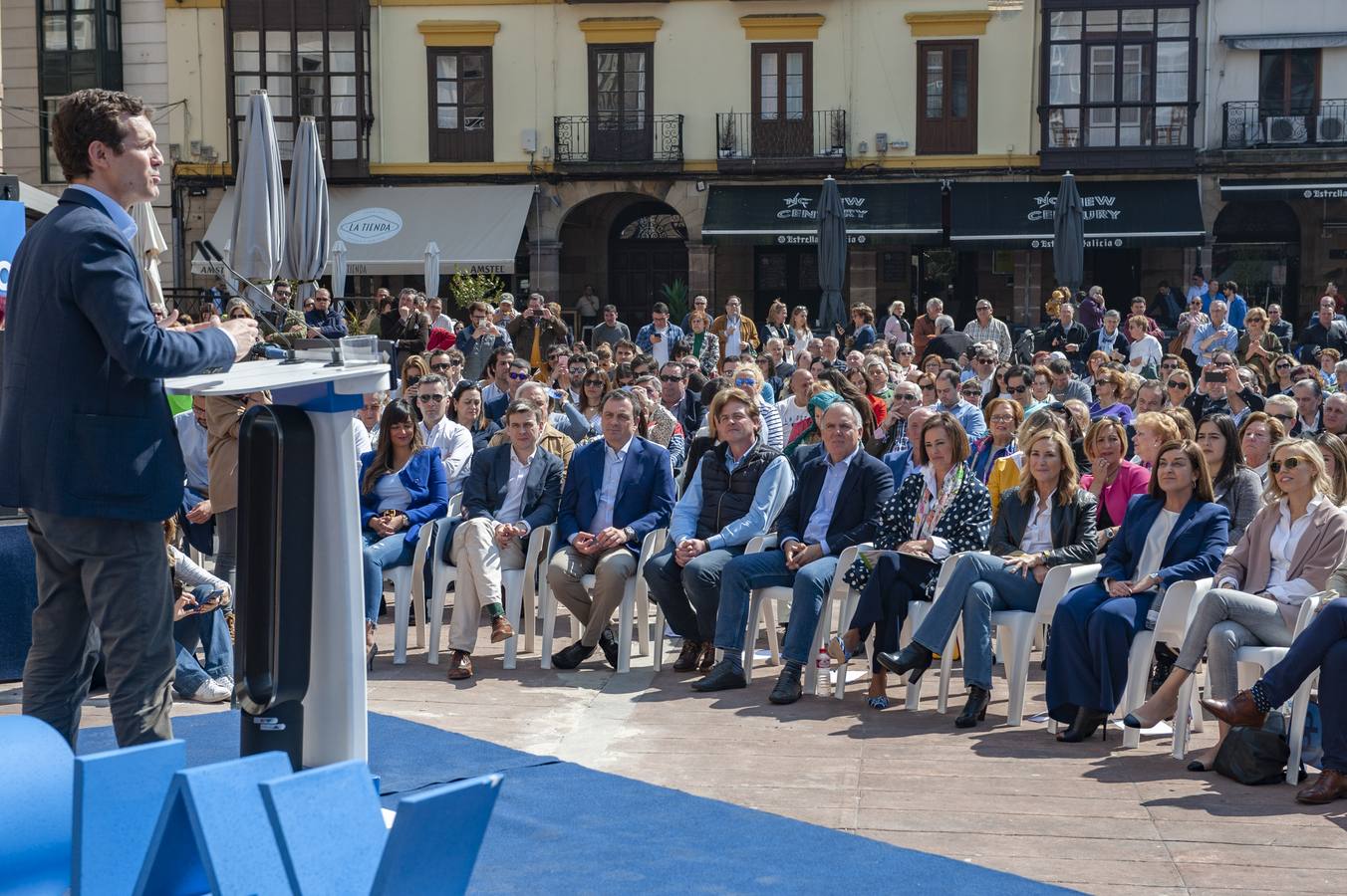 Fotos: Pablo Casado visita Torrelavega y Santander