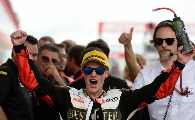 Masíá, celebrando su victoria durante el GP de Argentina.